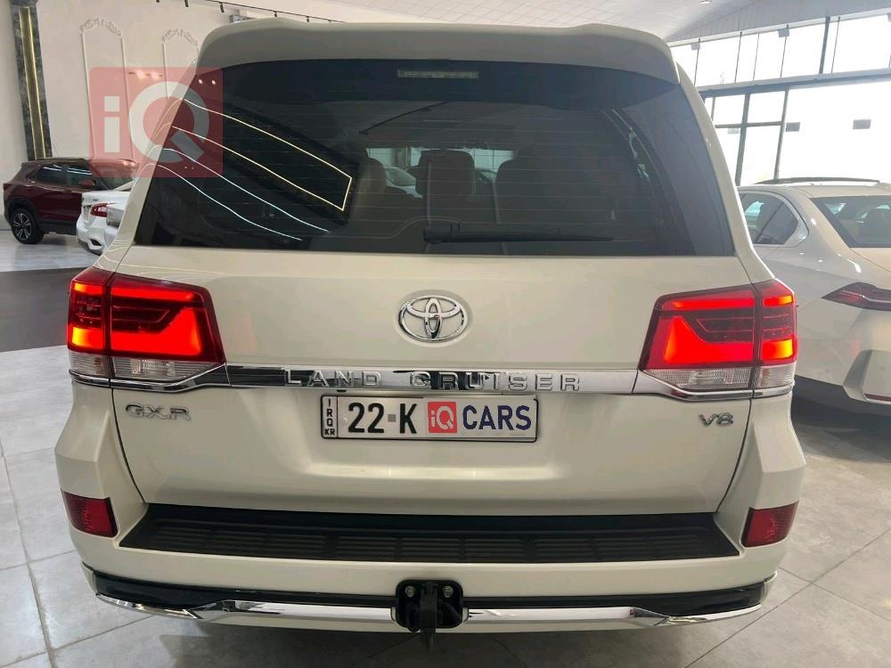 تۆیۆتا لاند کروزەر